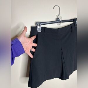 Trina Turk womens black dress shorts size 6
